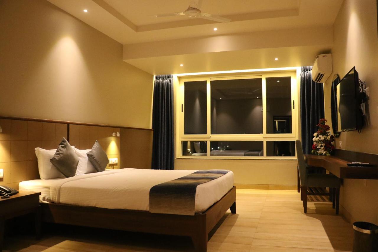 Cosmique Clarks Inn Suites Goa Margao Eksteriør billede